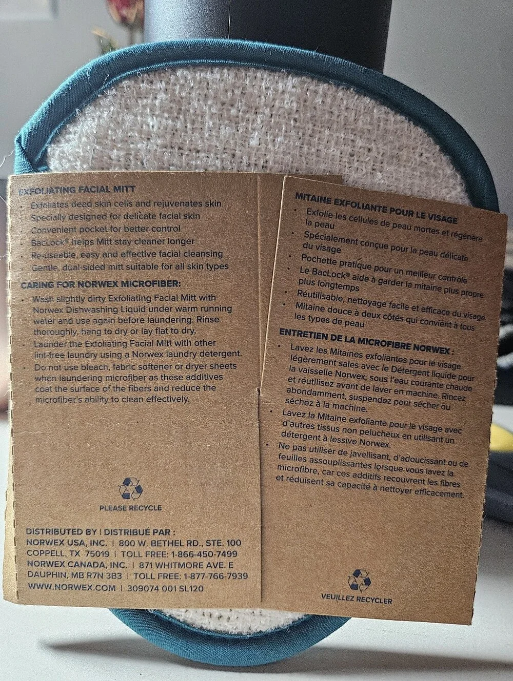 New! Norwex Exfoliating Facial Mitt in Teal